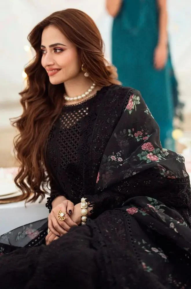 3PC Unstitched Lawn Embroidered Shirt with Chiffon Printed Embroidered Dupatta - RC 1017